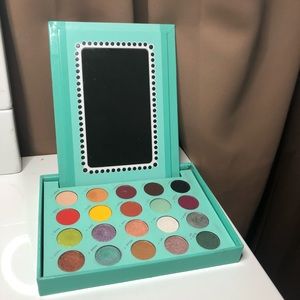 Daisy Marquez palette